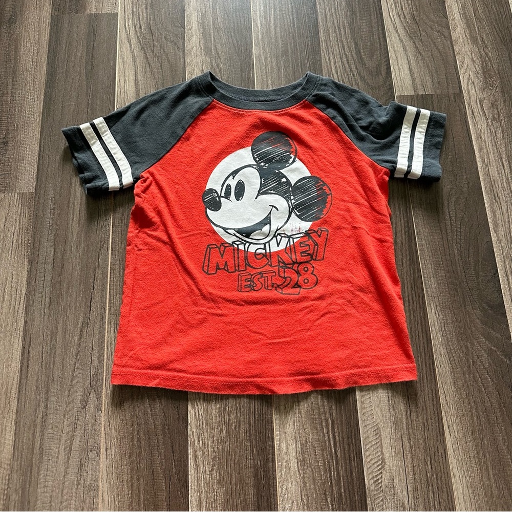 💕2/$20💕 Mickey Mouse Graphic T-Shirt